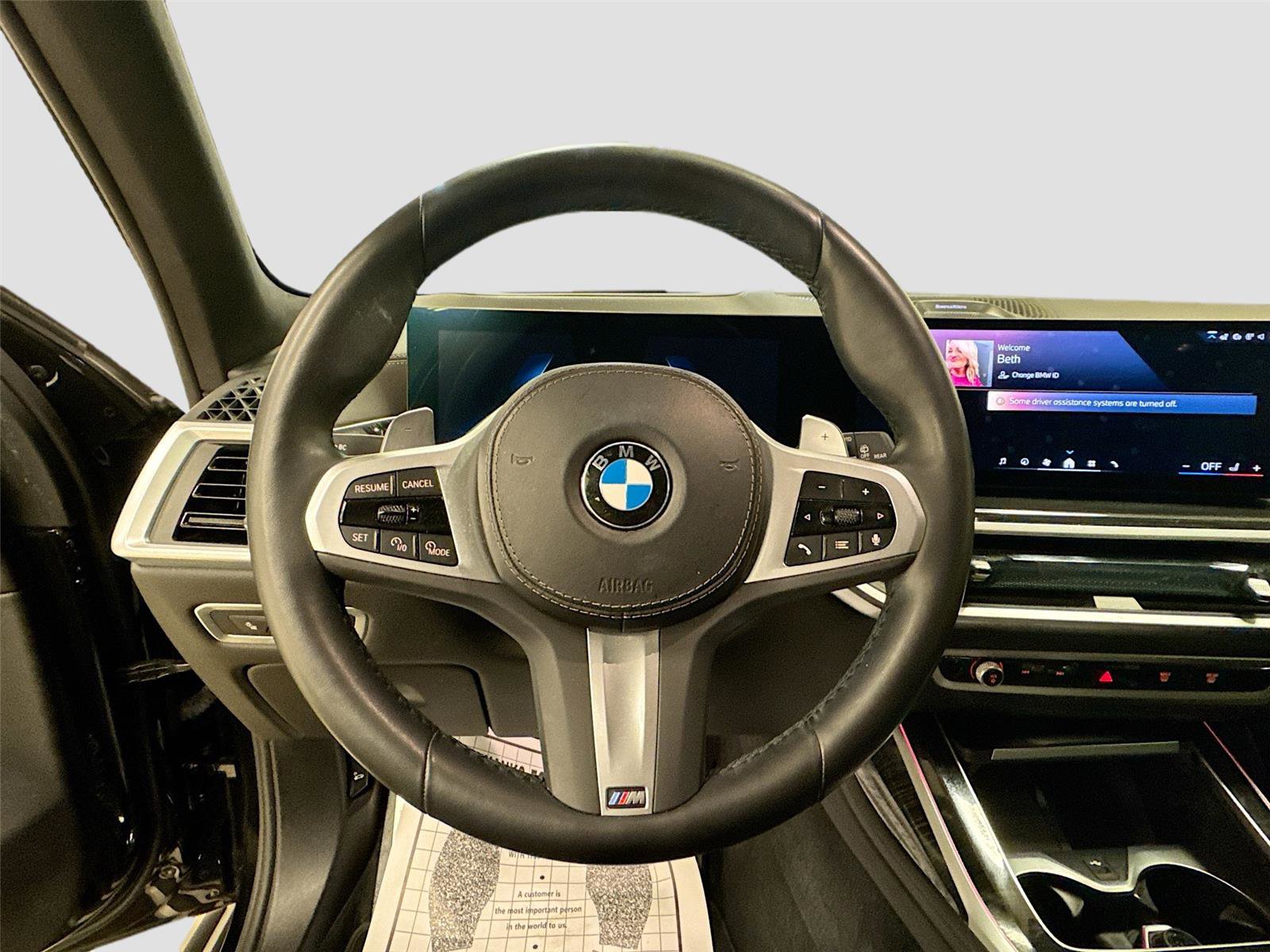 Used 2024 BMW X7 xDrive40i w/ M Sport Package image 11