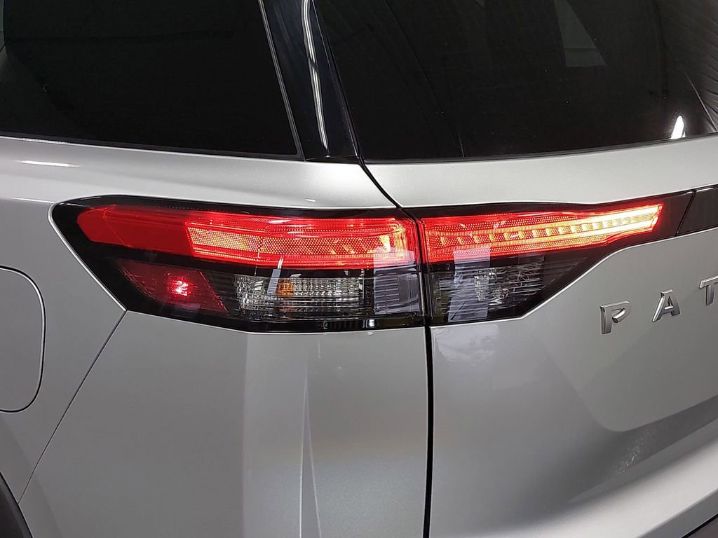 Used 2025 Nissan Pathfinder SV image 36