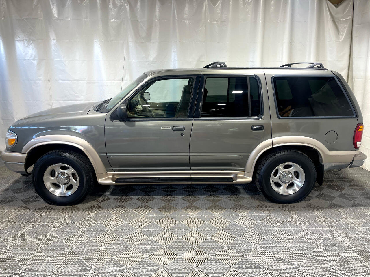 Used 2000 Ford Explorer Eddie Bauer image 5