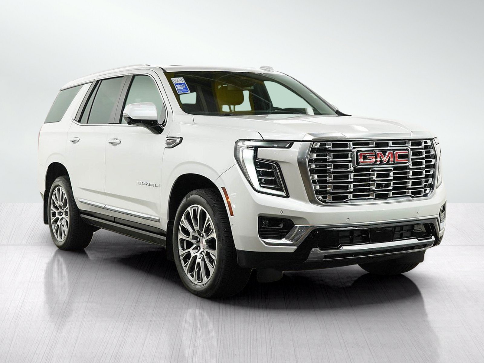 Used 2025 GMC Yukon Denali w/ Sun & Power Step Package AWD/4WD image 7