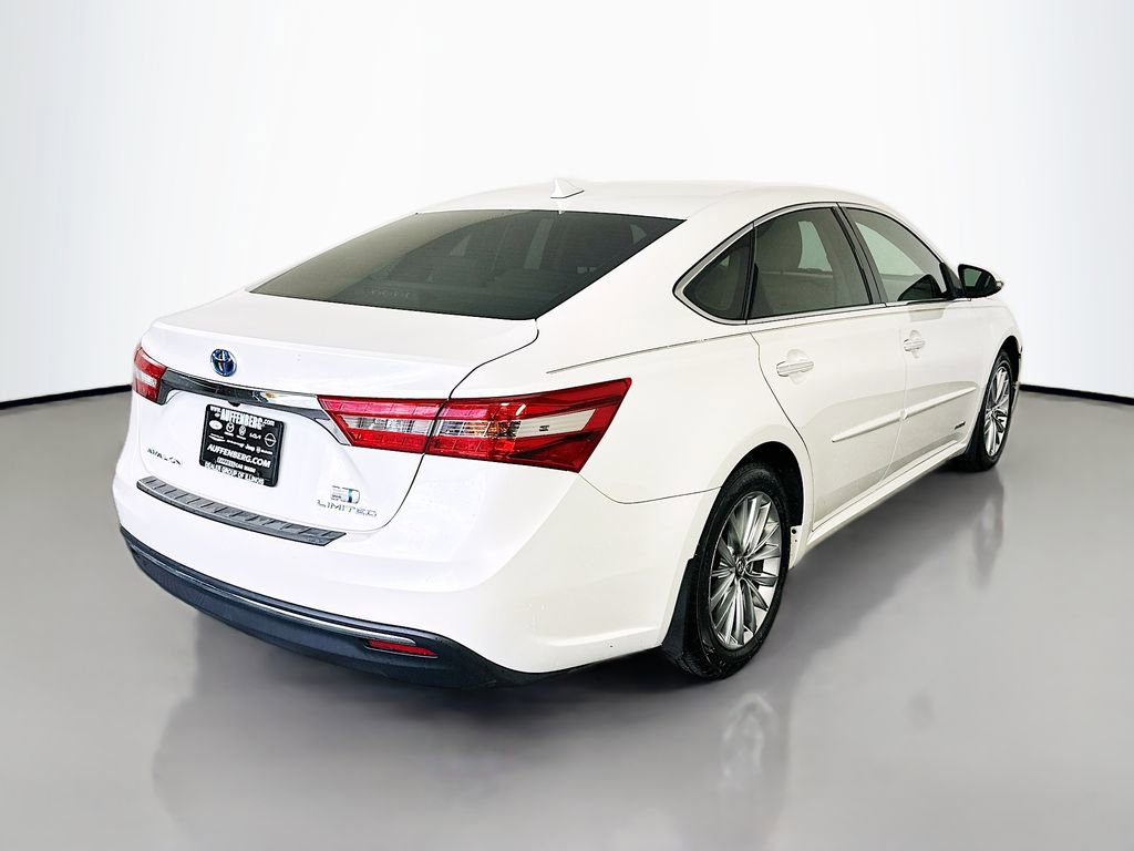 Used 2018 Toyota Avalon Limited image 7