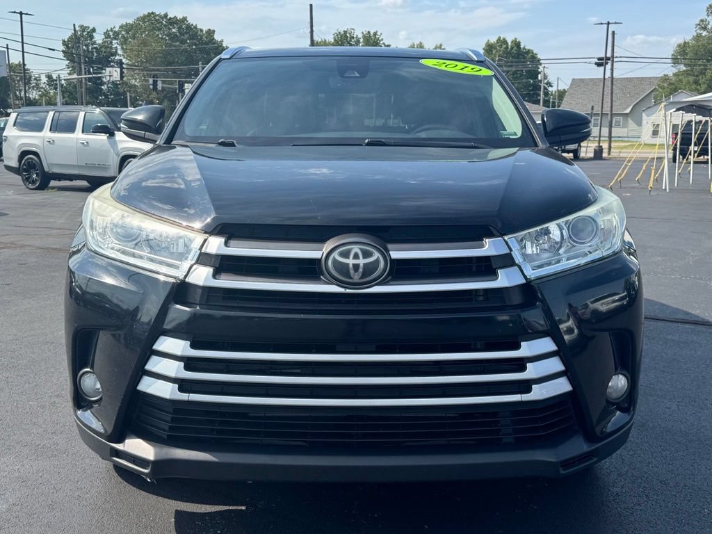 Used 2019 Toyota Highlander XLE FWD image 32