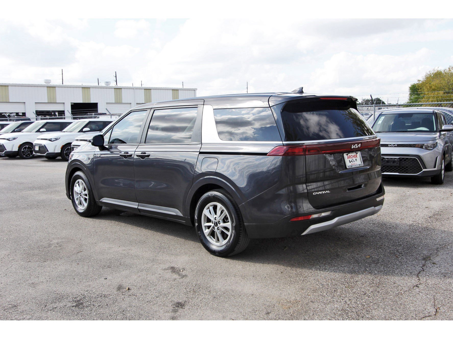 Certified 2024 Kia Carnival LX image 5