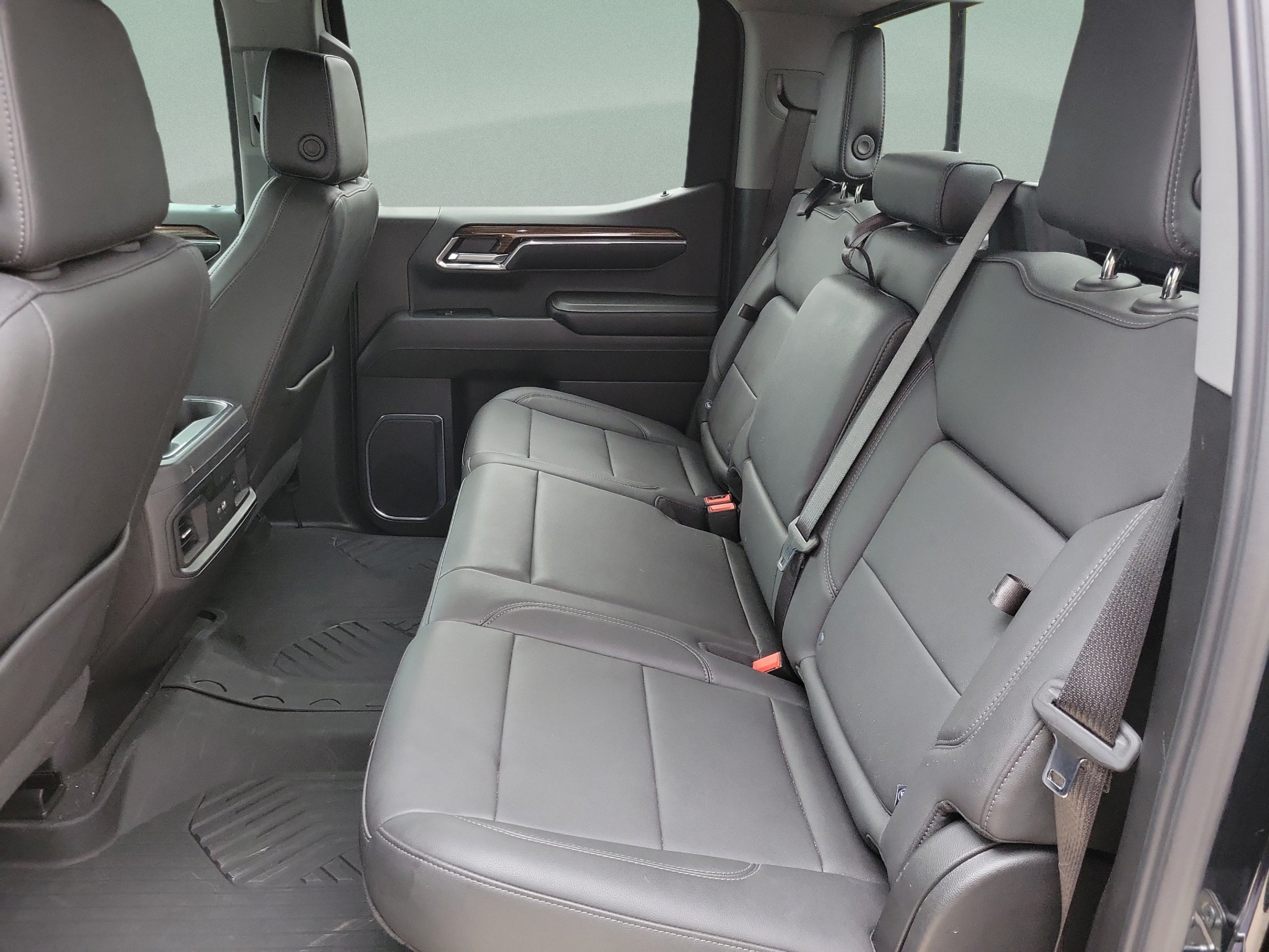 Used 2024 Chevrolet Silverado 1500 LT Trail Boss w/ Convenience Package II AWD/4WD image 19