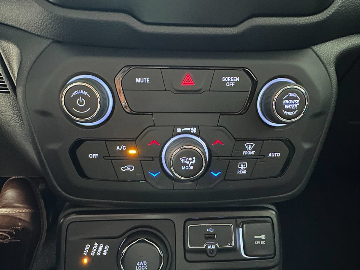 Used 2019 Jeep Renegade Altitude w/ Quick Order Package 2XM AWD/4WD image 33