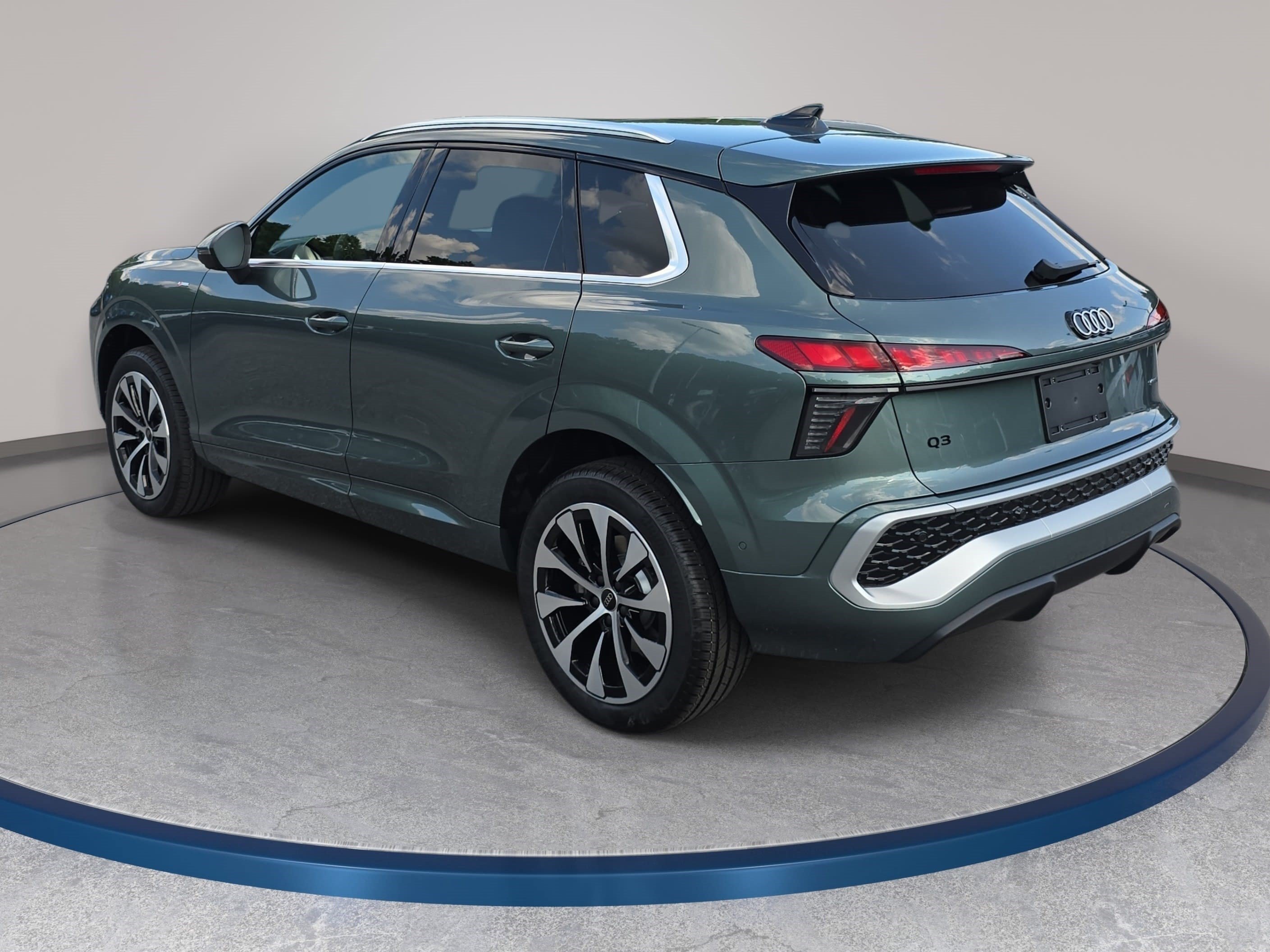 New 2026 Audi Q3 quattro 2.0T AWD/4WD image 7