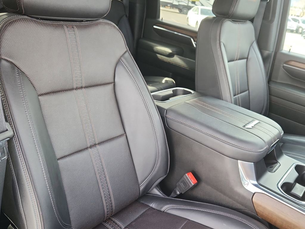 Used 2024 Chevrolet Silverado 2500 High Country w/ Technology Package image 17