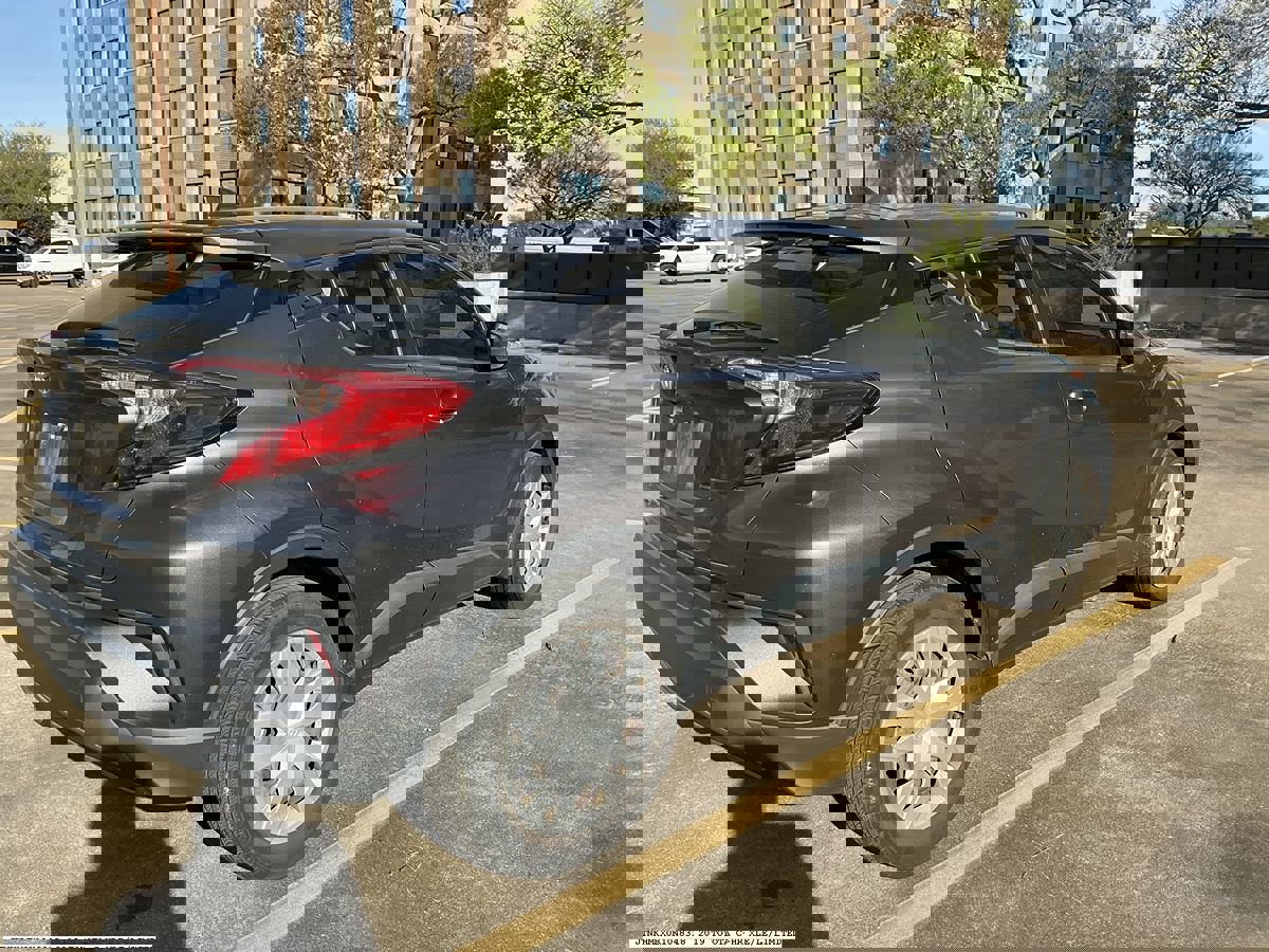 Used 2019 Toyota C-HR LE image 6