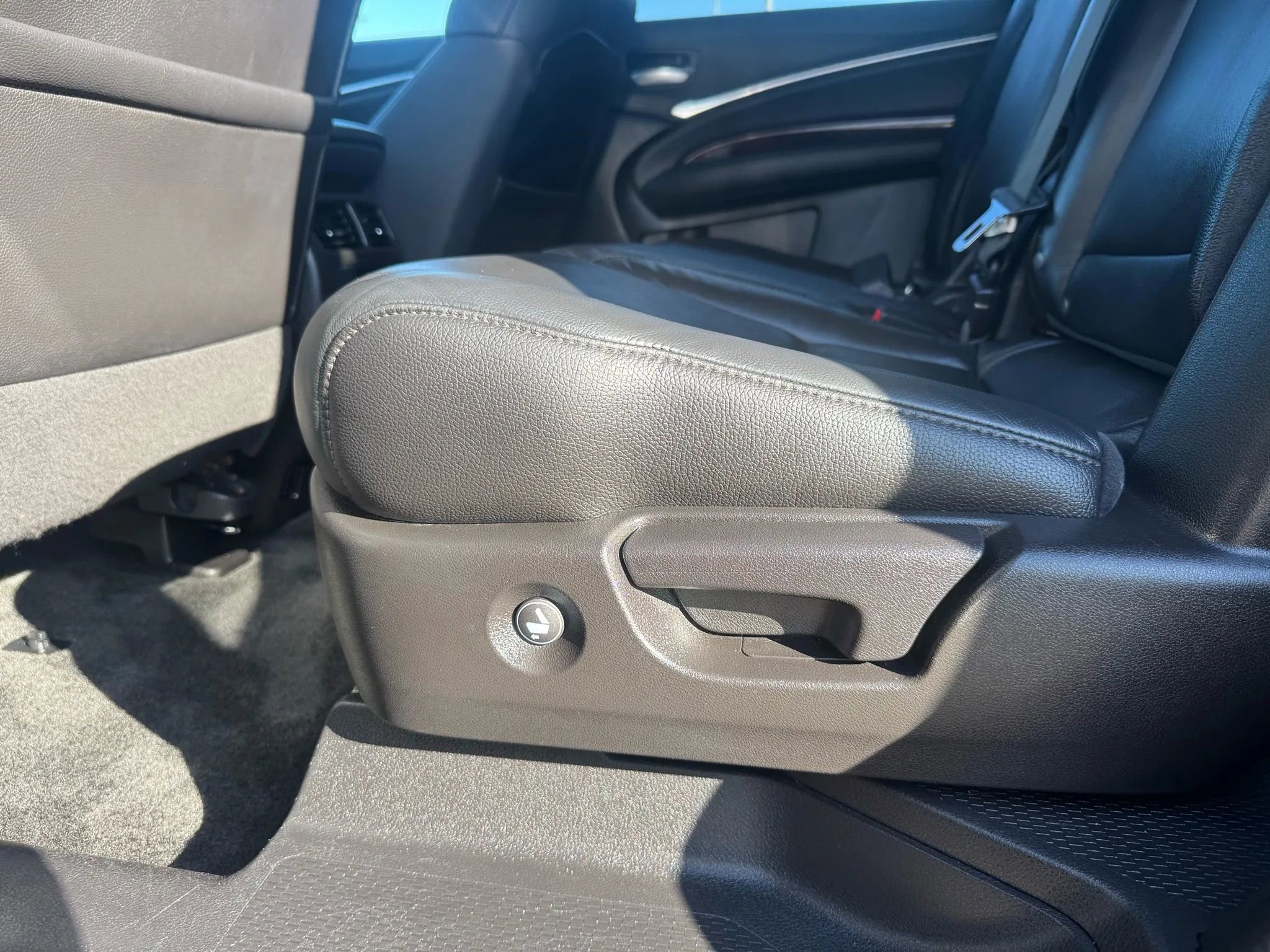 Used 2014 Acura MDX SH-AWD Sport Utility 4D image 40