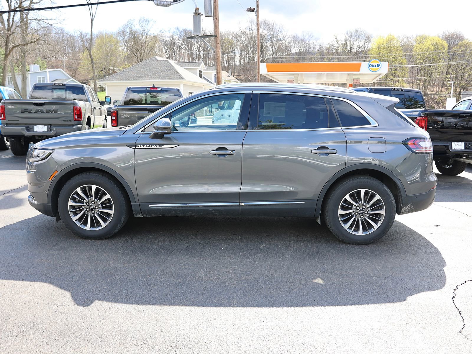 Used 2022 Lincoln Nautilus Reserve image 4