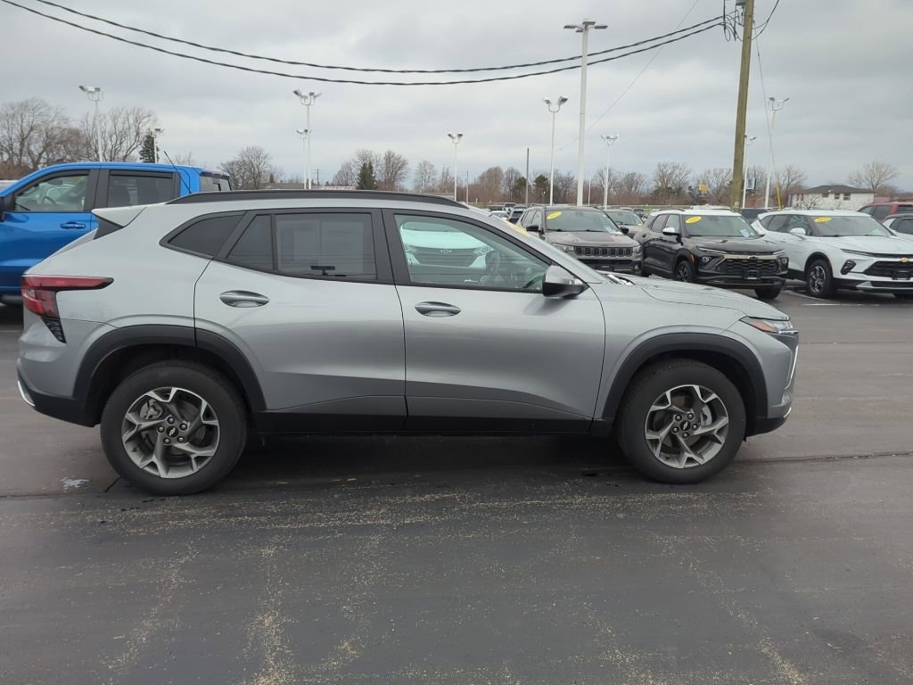 Certified 2024 Chevrolet Trax LT w/ Driver Confidence Package image 8