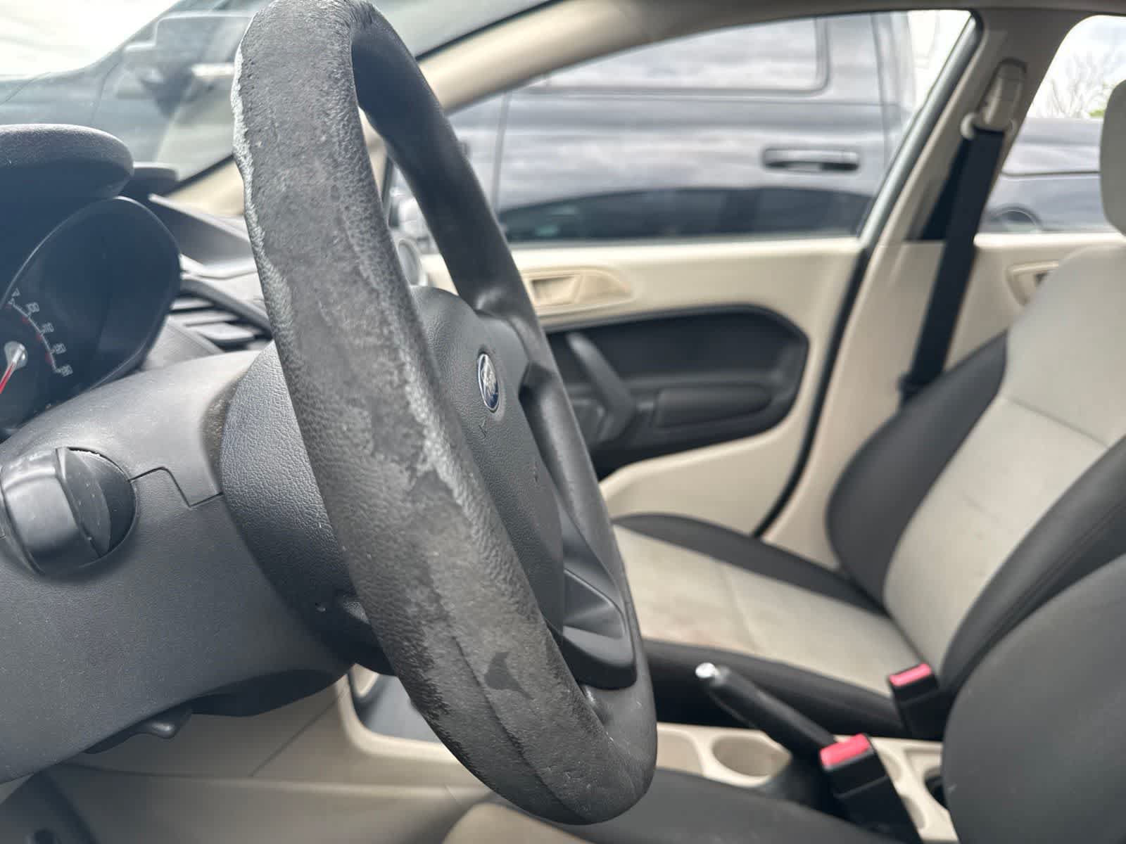 Used 2013 Ford Fiesta S FWD image 33