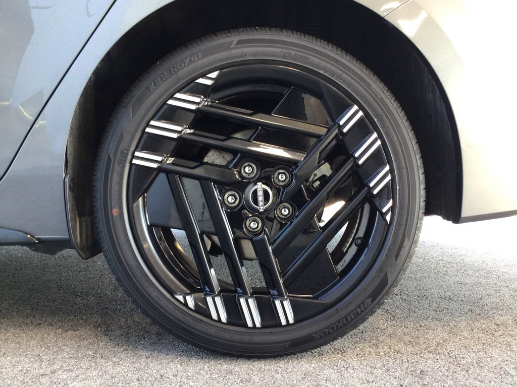 Used 2026 Nissan Sentra SR w/ Floor Mat Package FWD image 18