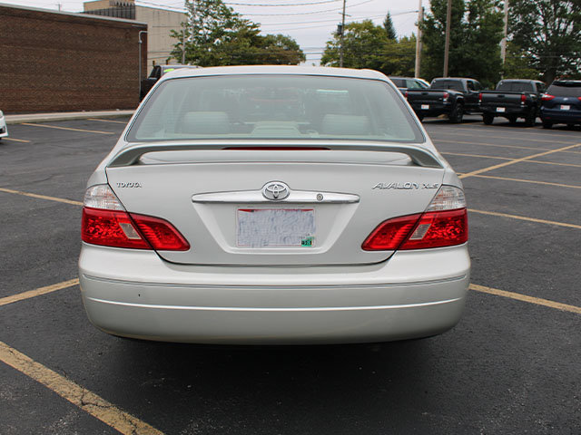 Used 2003 Toyota Avalon XLS FWD image 6
