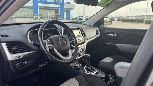 Used 2014 Jeep Cherokee Latitude w/ Comfort/Convenience Group image 17