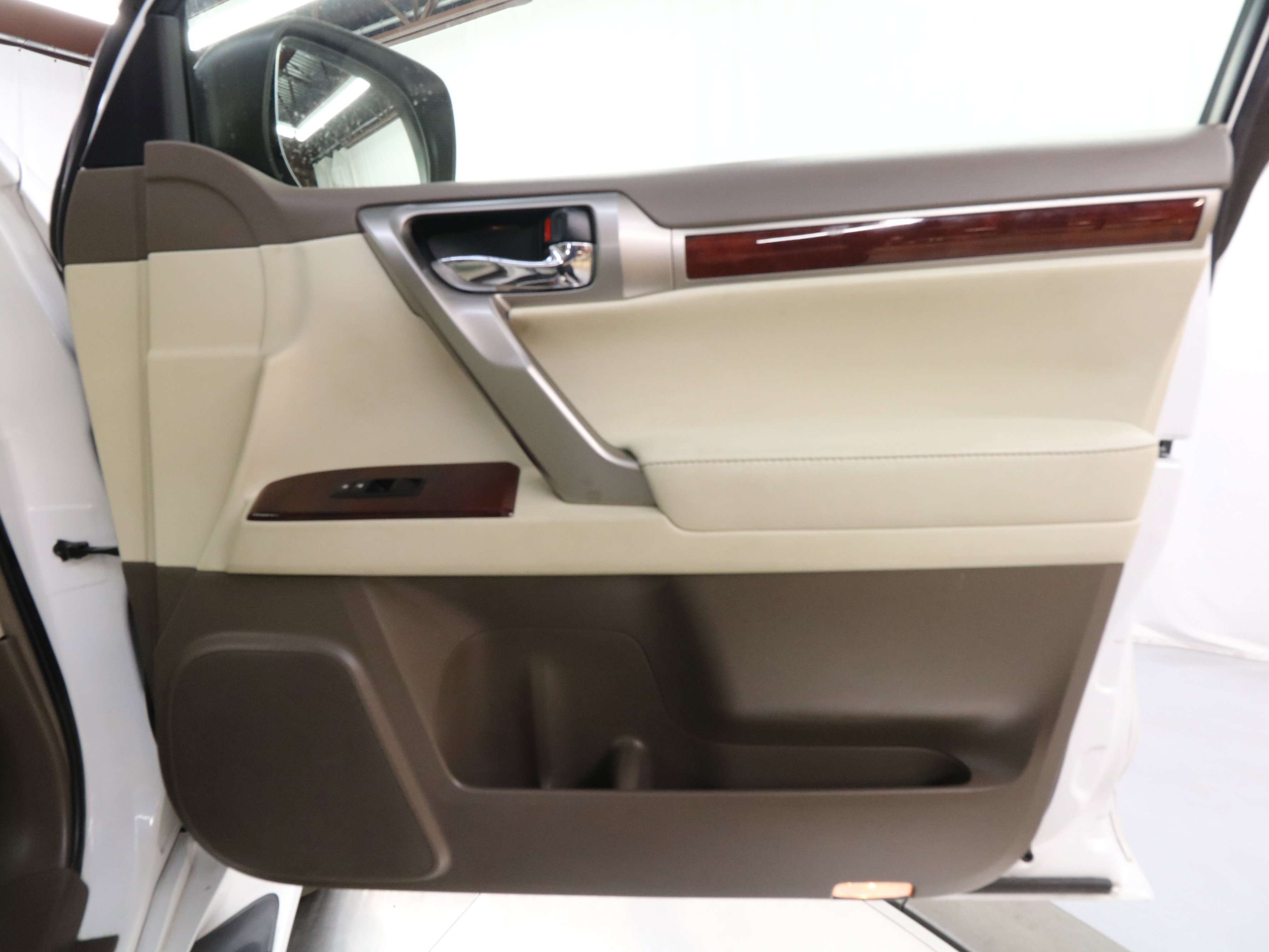 Used 2013 Lexus GX 460 image 21