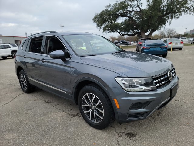 Used 2020 Volkswagen Tiguan SE image 3