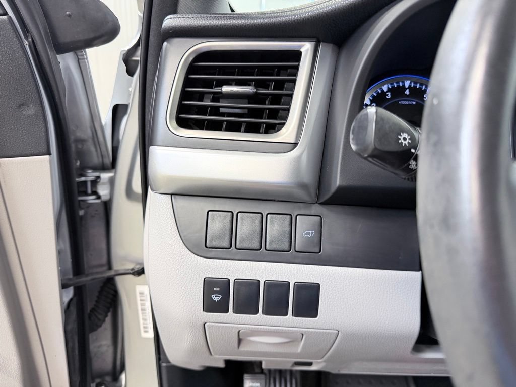 Used 2015 Toyota Highlander XLE AWD/4WD image 42