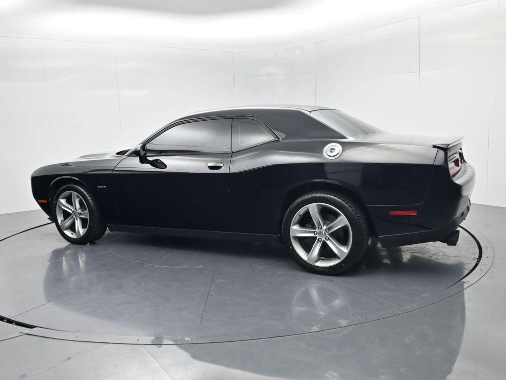 Used 2016 Dodge Challenger R/T RWD image 5