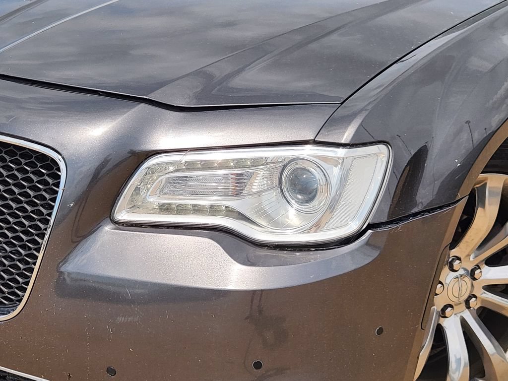 Used 2019 Chrysler 300 Limited w/ Safetytec Plus Group RWD image 9