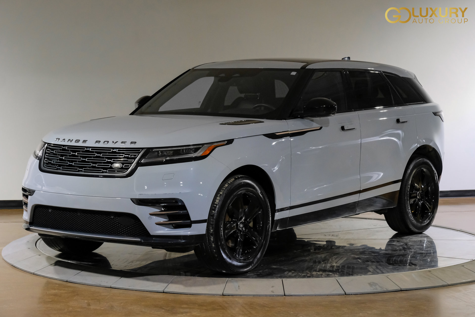 Used 2025 Land Rover Range Rover Velar Dynamic SE AWD/4WD image 8