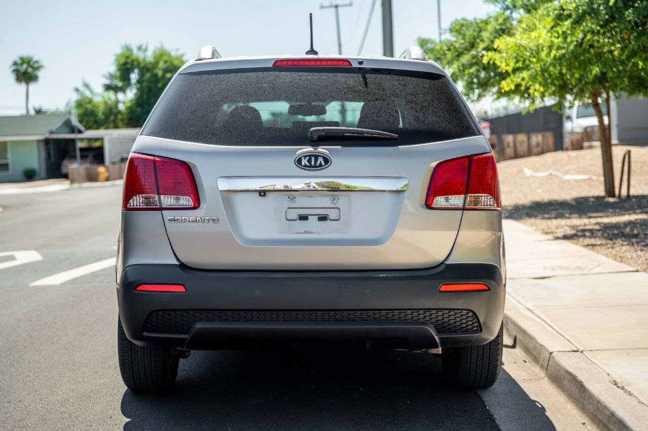 Used 2013 Kia Sorento LX w/ Convenience Pkg image 4