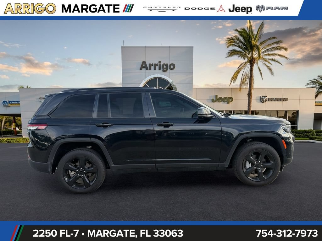 Used 2025 Jeep Grand Cherokee Limited w/ Luxury Tech Group II AWD/4WD image 8