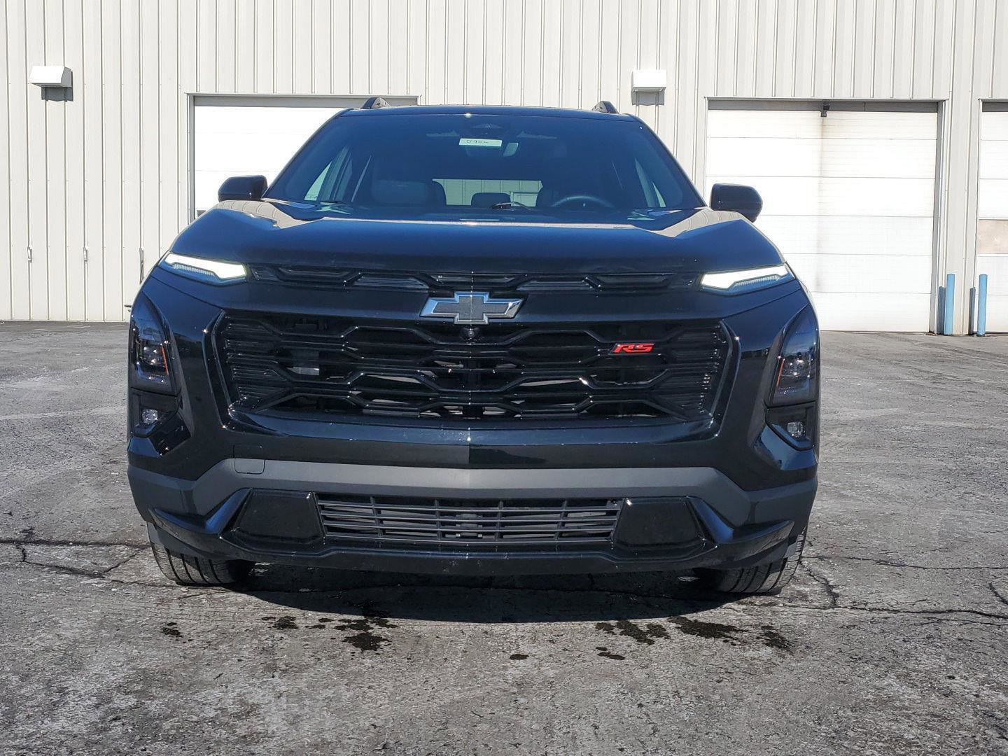 Used 2025 Chevrolet Equinox RS w/ Safety and Technology Package image 2