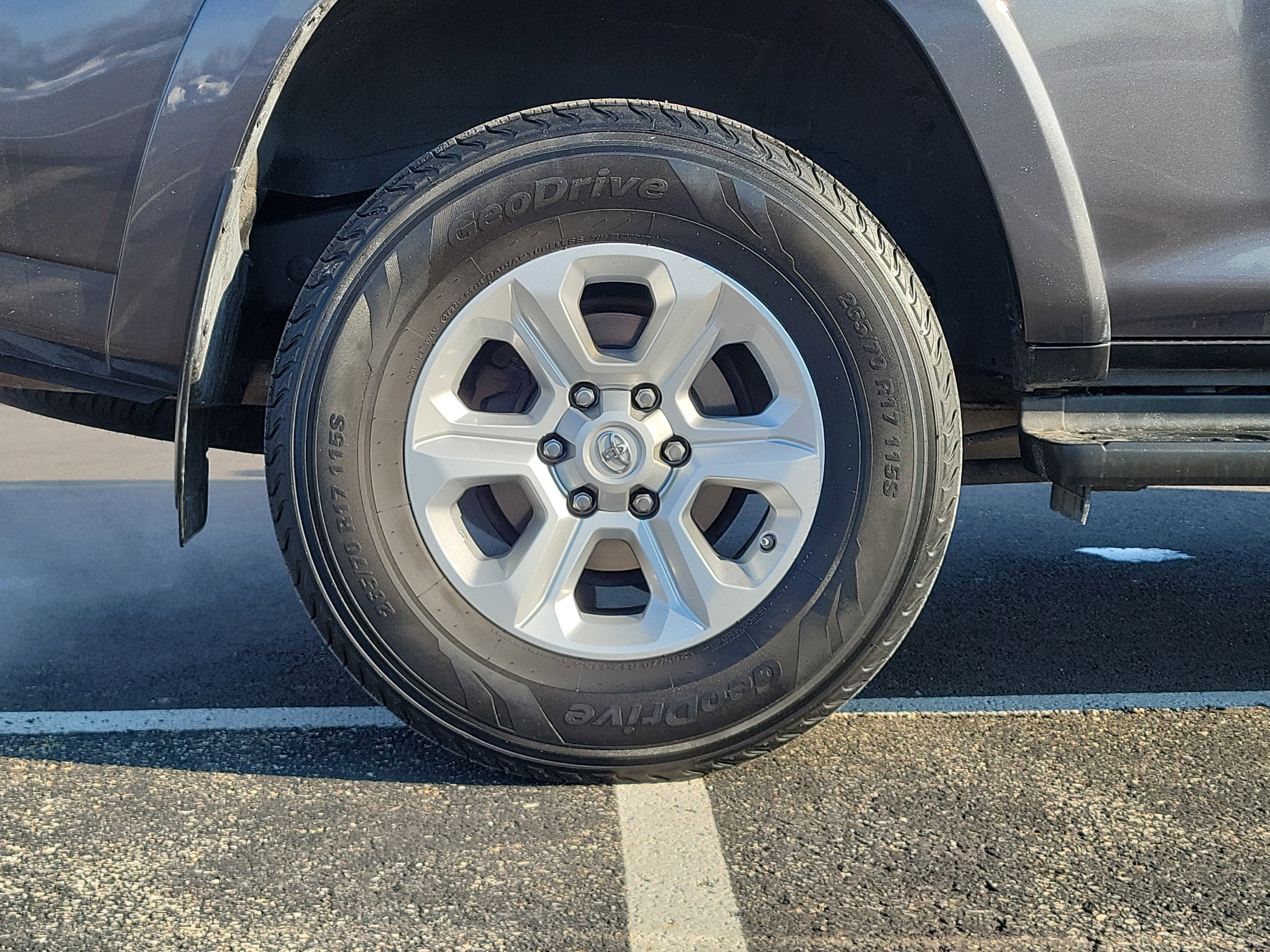 Used 2021 Toyota 4Runner SR5 Premium image 5