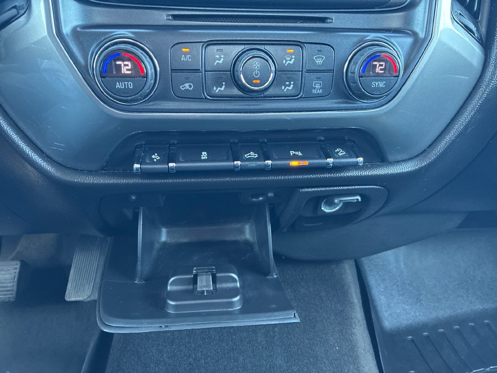 Used 2018 Chevrolet Silverado 1500 LT w/ All Star Edition AWD/4WD image 19