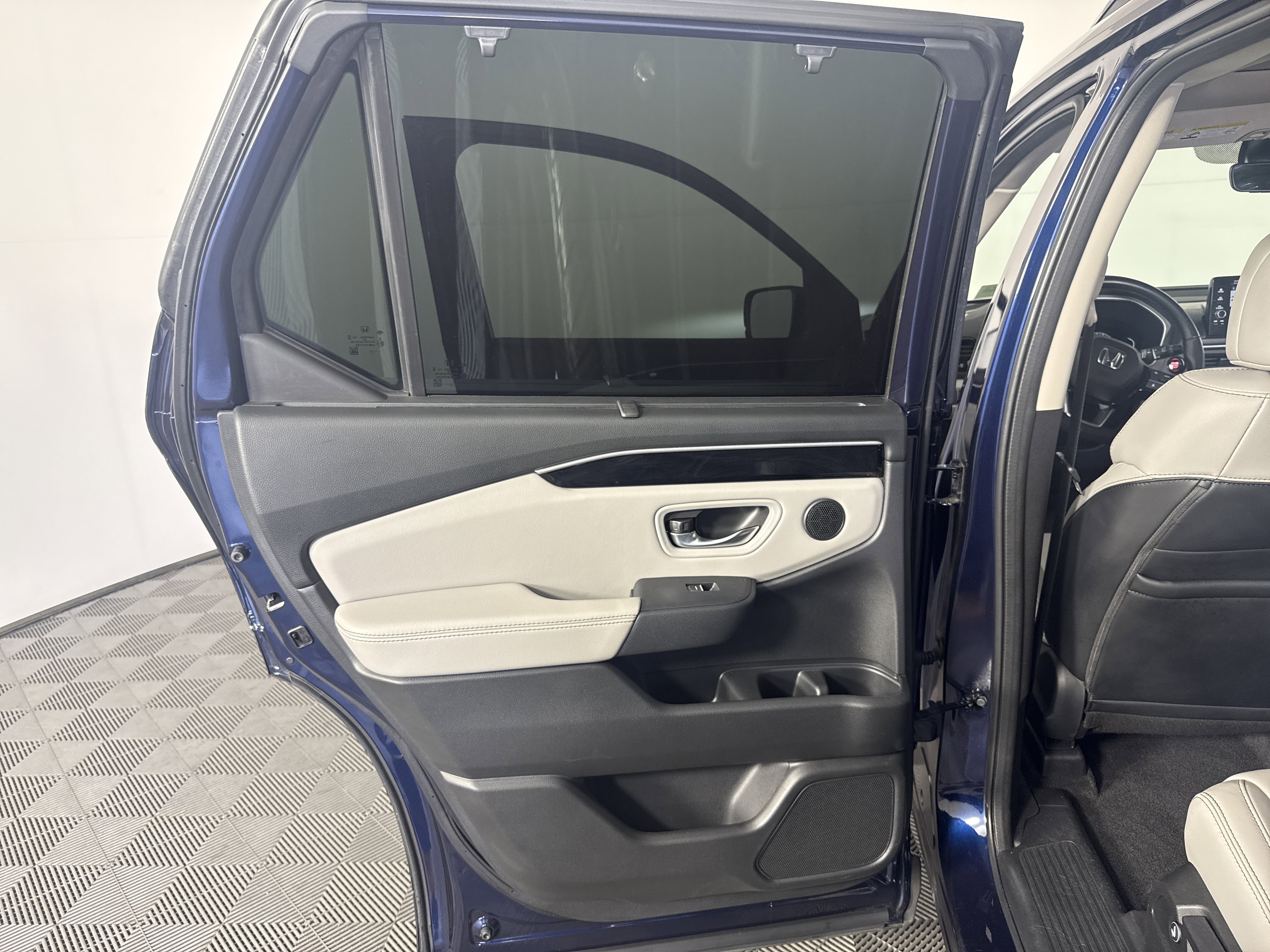 Certified 2023 Honda Pilot Touring image 18