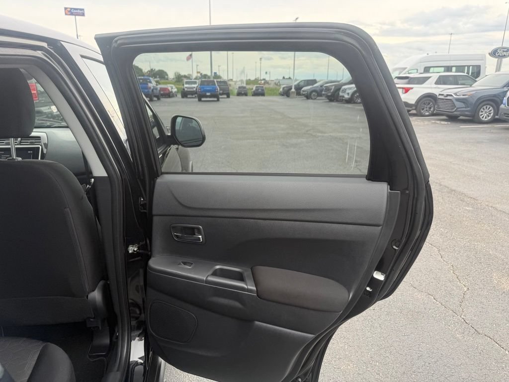 Used 2021 Mitsubishi Outlander Sport LE AWD/4WD image 47