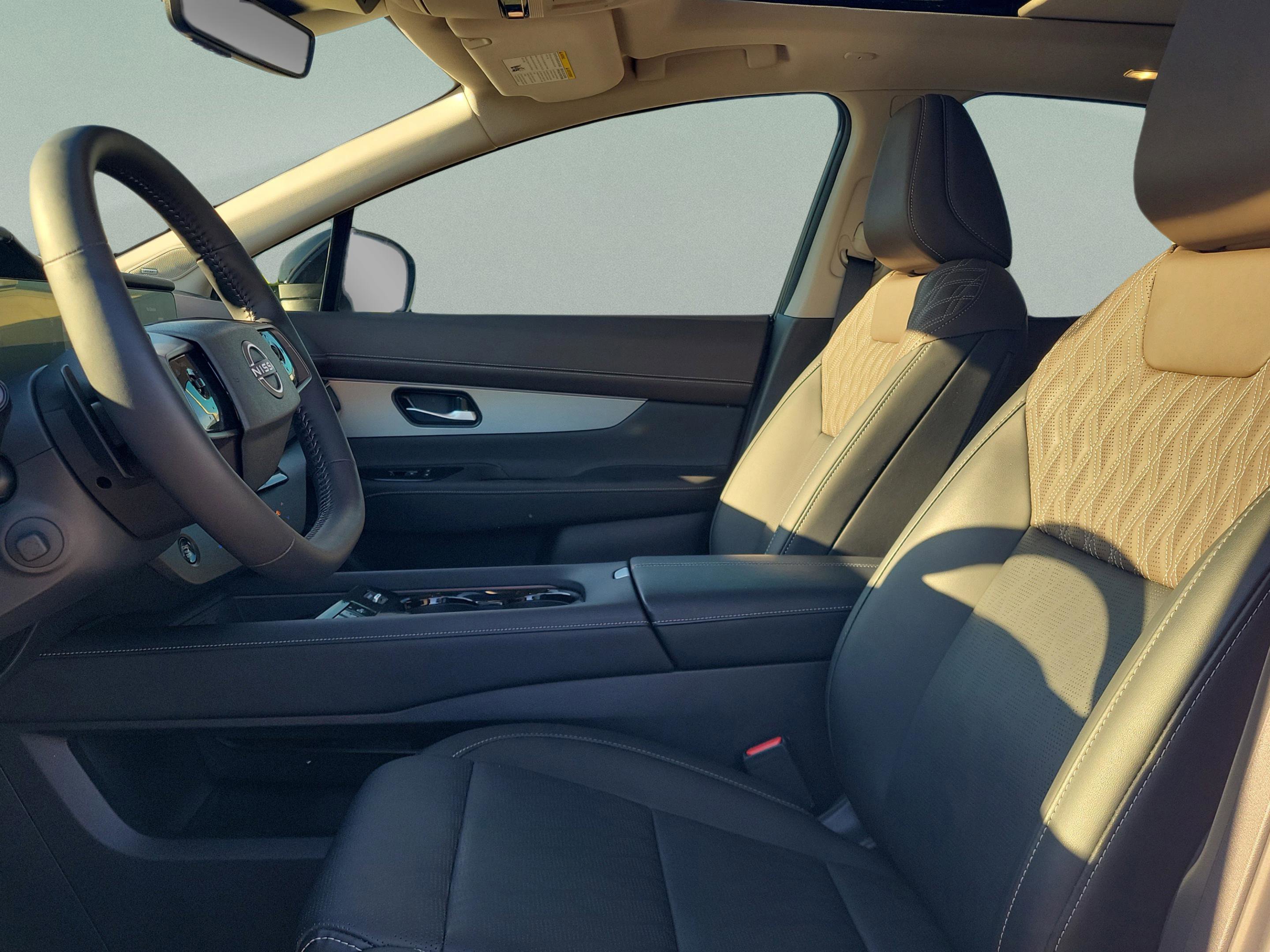 Certified 2025 Nissan Murano Platinum w/ Cargo Package image 18