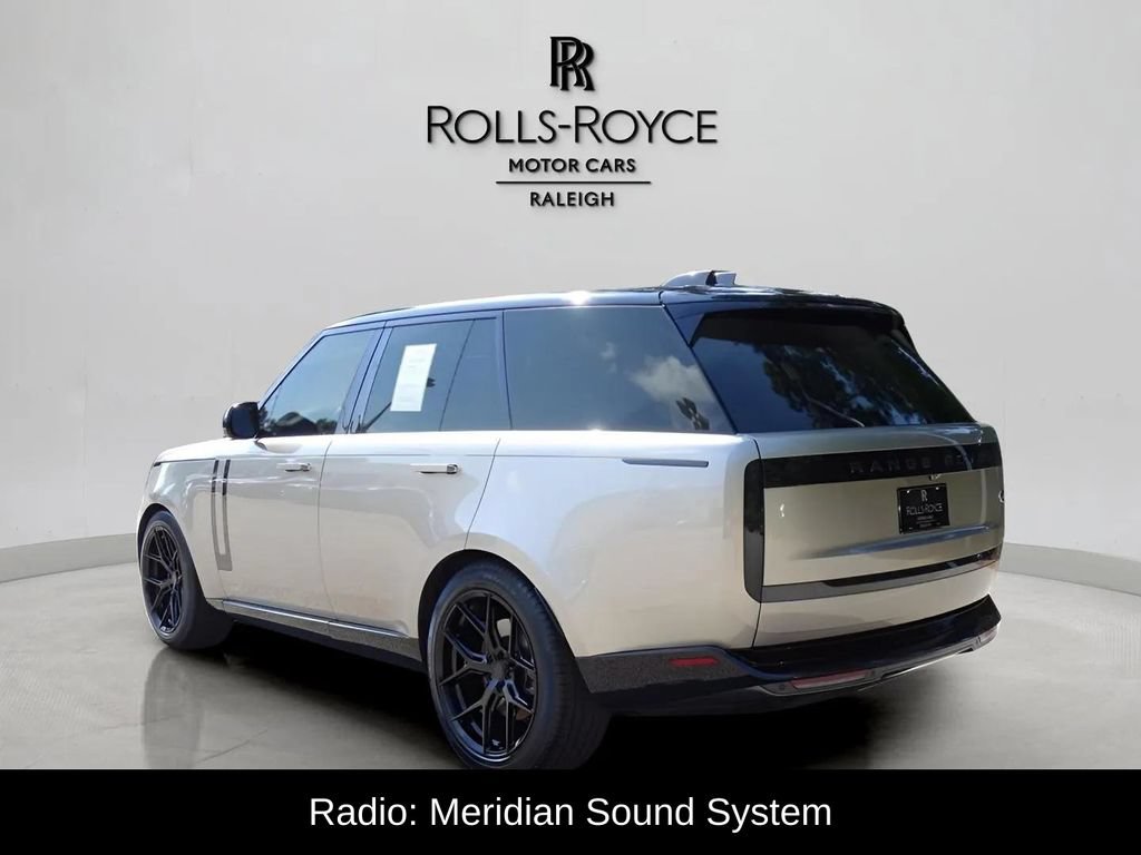 Used 2023 Land Rover Range Rover SE AWD/4WD image 3