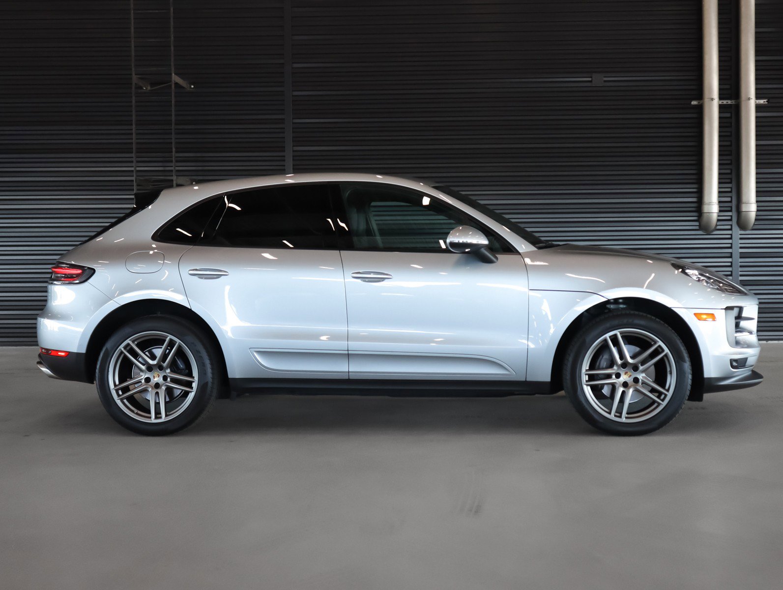Certified 2019 Porsche Macan image 11