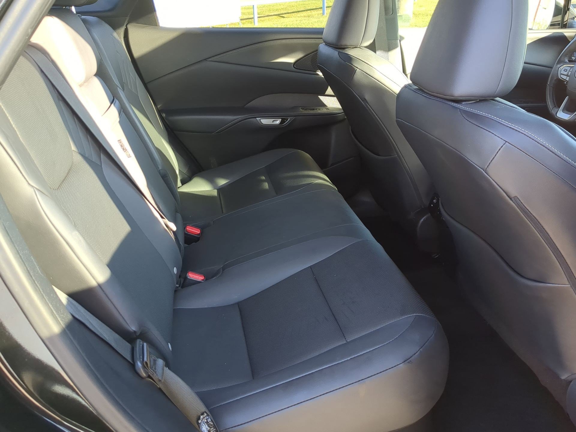 Used 2024 Lexus RX 350 Premium w/ Accessory Package (Z1) image 32