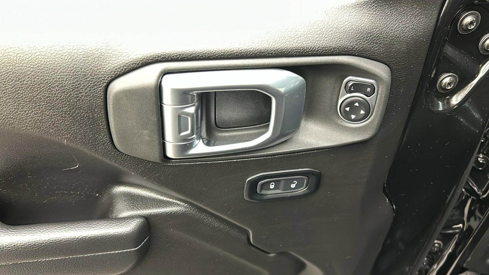 Used 2025 Jeep Wrangler Willys 4xe image 31