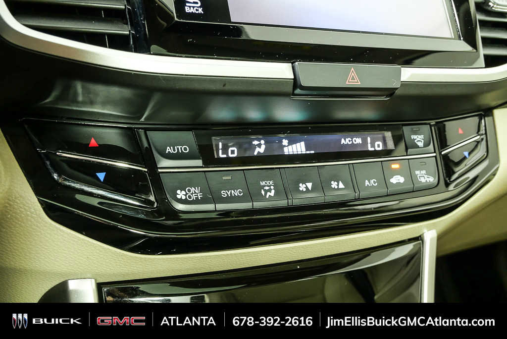 Used 2017 Honda Accord Touring image 16