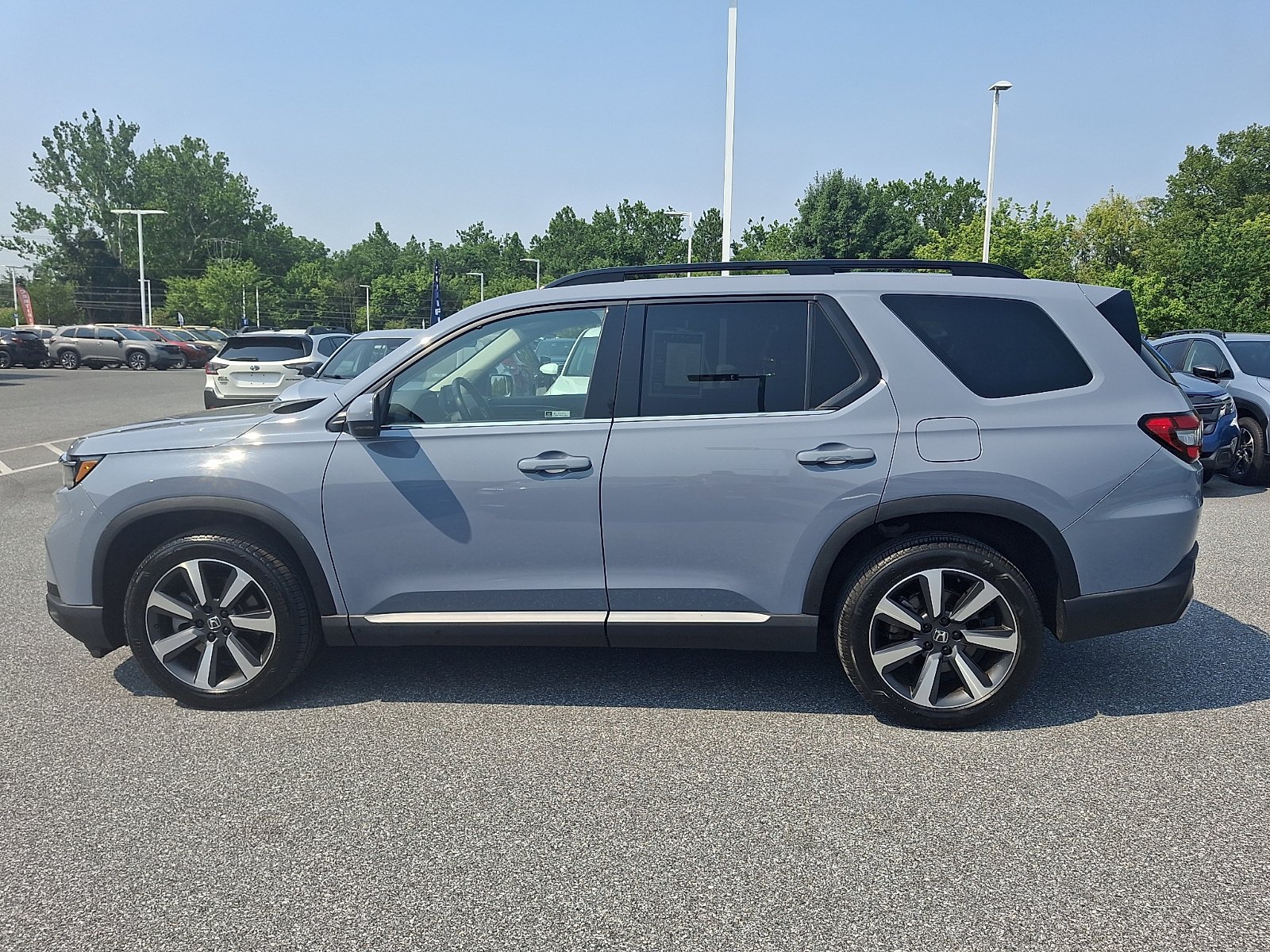 Used 2023 Honda Pilot Touring image 7