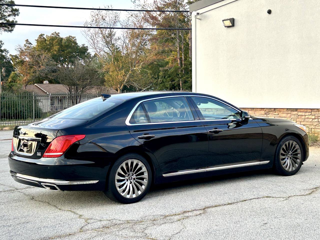 Used 2017 Genesis G90 5.0 Ultimate AWD/4WD image 18