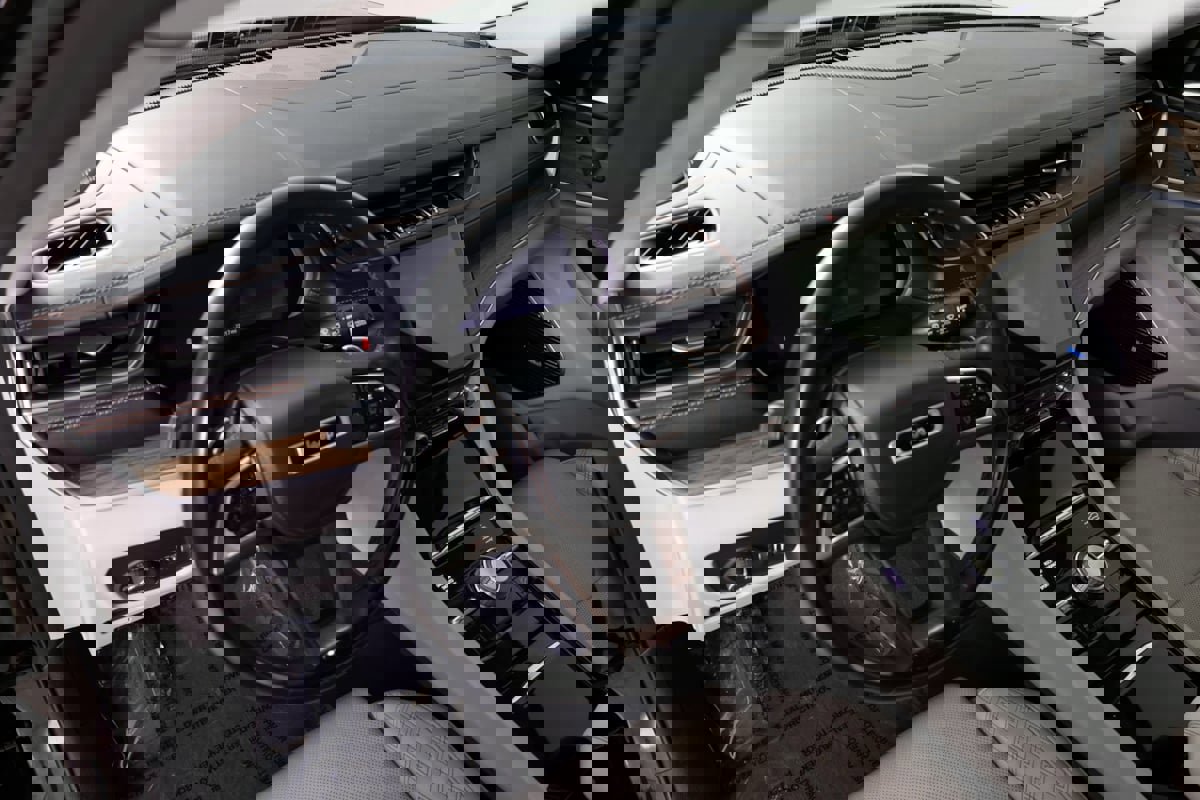 Used 2021 Jeep Grand Cherokee L Summit w/ MOPAR Finishing Package image 24