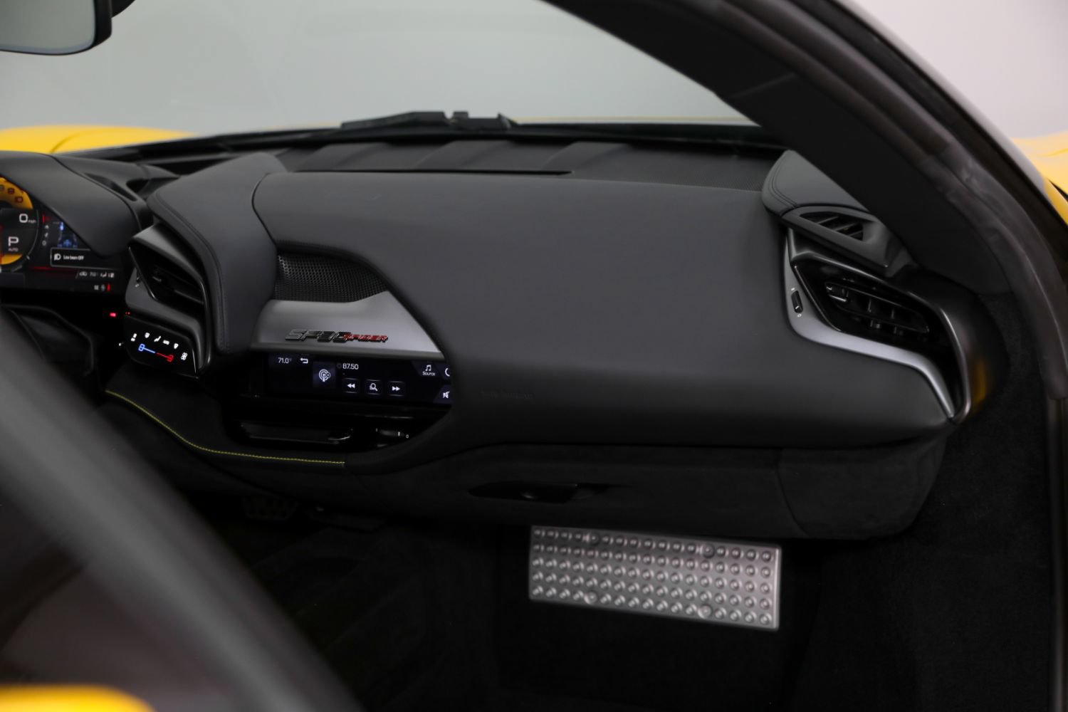 Used 2025 Ferrari SF90 Spider AWD/4WD image 37