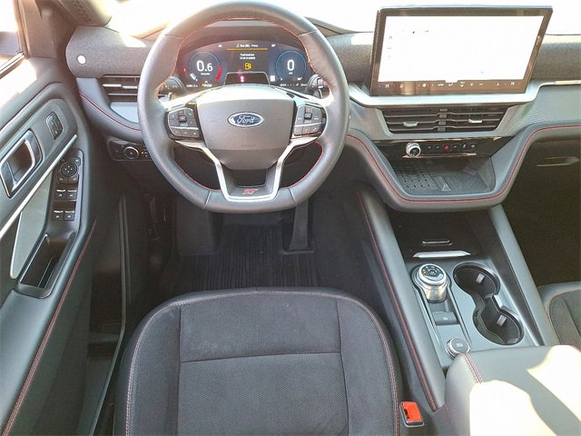 Used 2025 Ford Explorer ST image 11