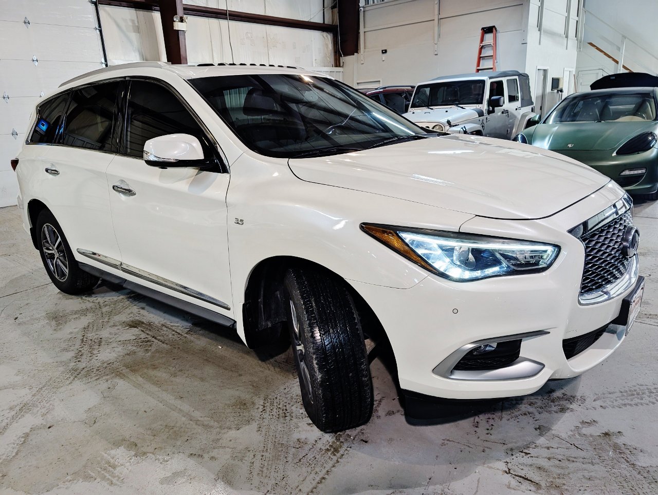 Used 2016 INFINITI QX60 Luxe w/ Premium Plus Package image 11