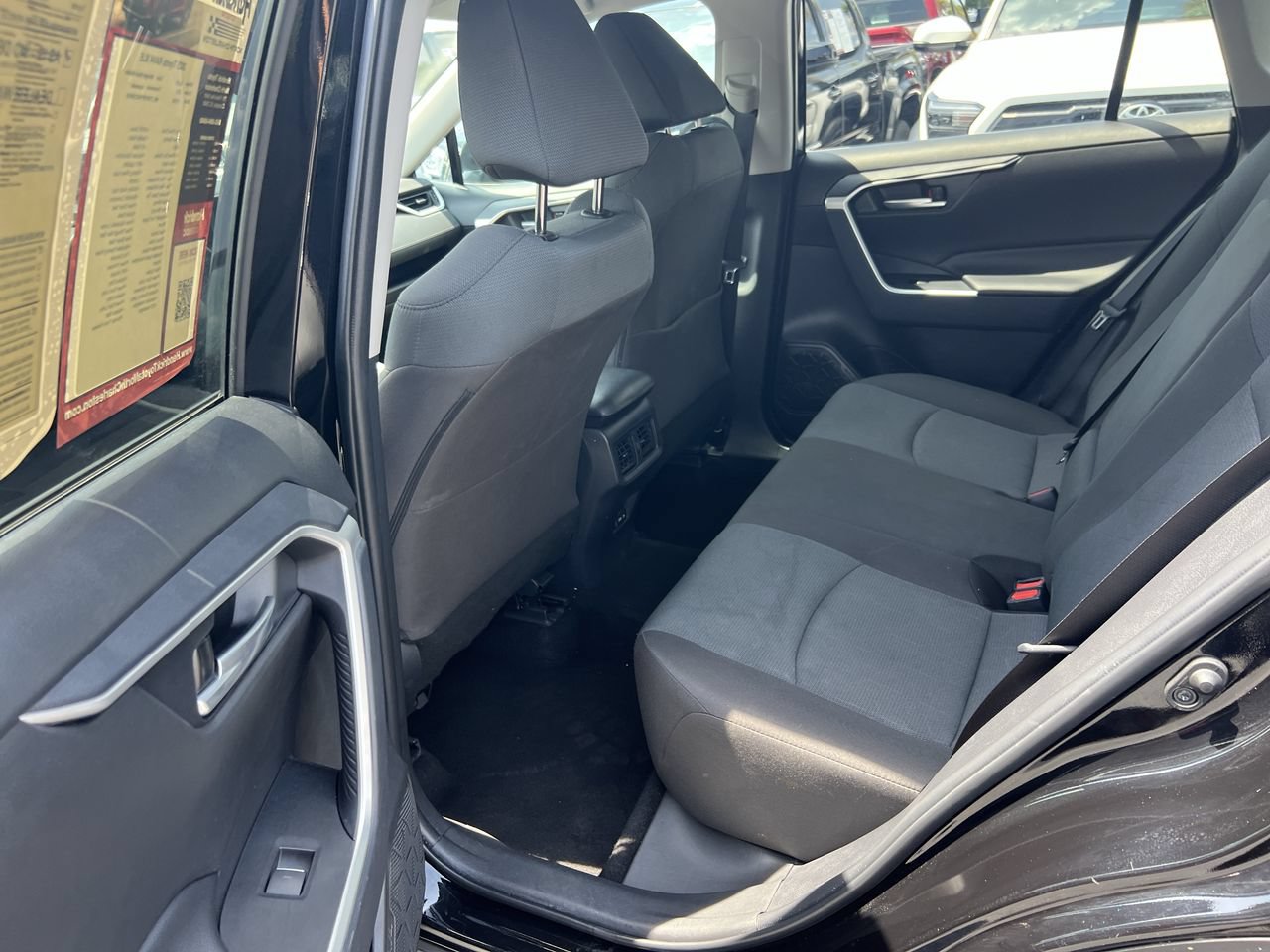Used 2025 Toyota RAV4 XLE FWD image 32