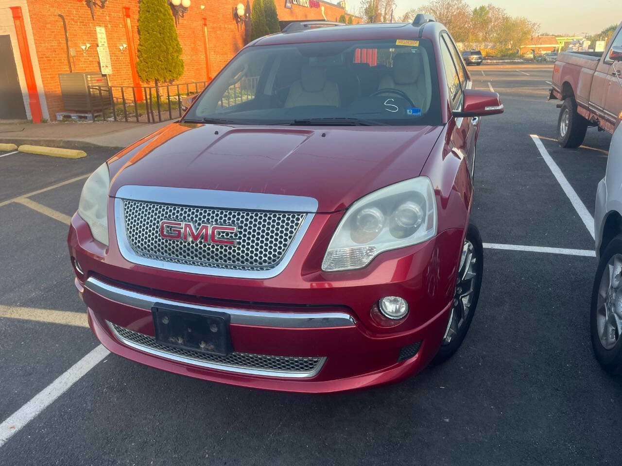 Used 2012 GMC Acadia Denali image 7