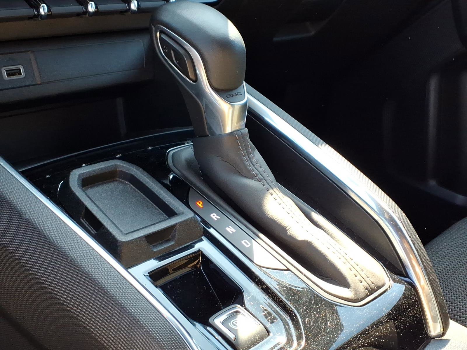 Used 2024 GMC Canyon Elevation w/ Convenience Package image 16