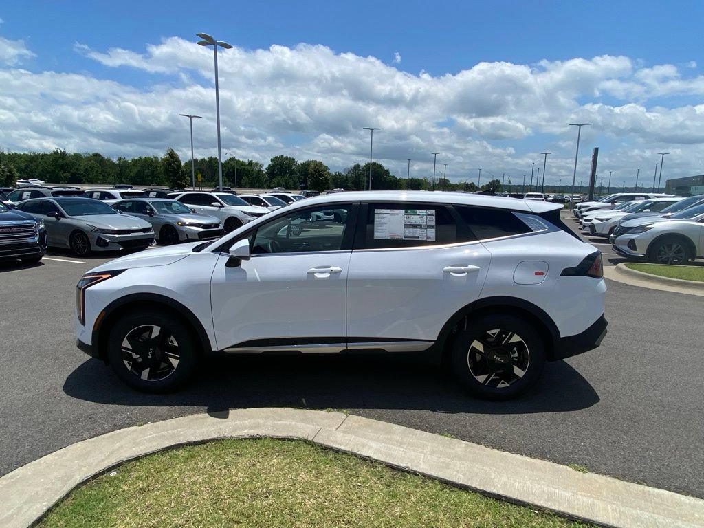 New 2026 Kia Sportage LX FWD image 4