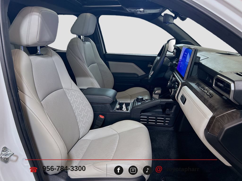 Used 2025 Toyota Tacoma Limited AWD/4WD image 26