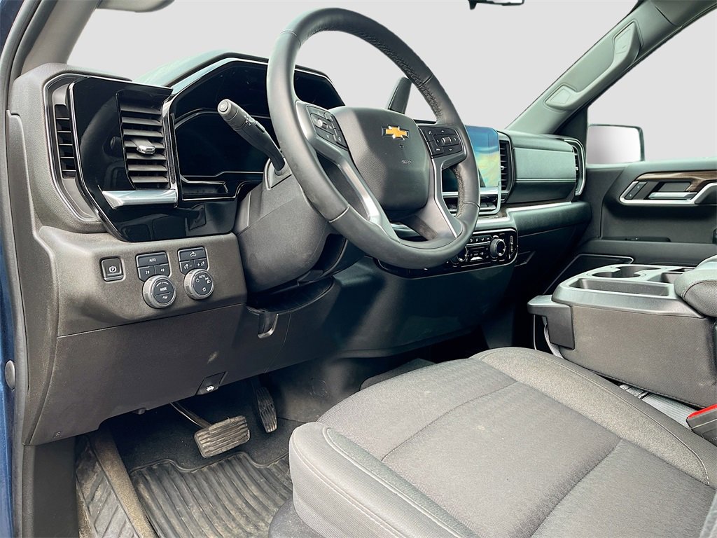 Used 2023 Chevrolet Silverado 1500 LT image 9